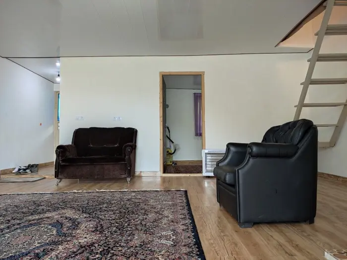 کلبه هلی نو ۲ - نشیمن