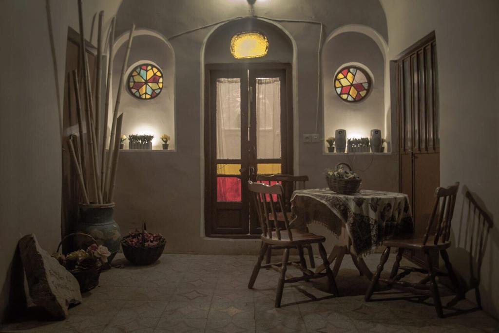 خوش نشین - اتاق دو - داخلی