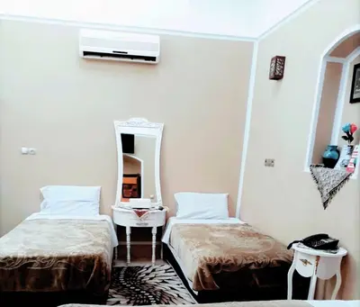 بومگردی نقره یزد - اتاق102