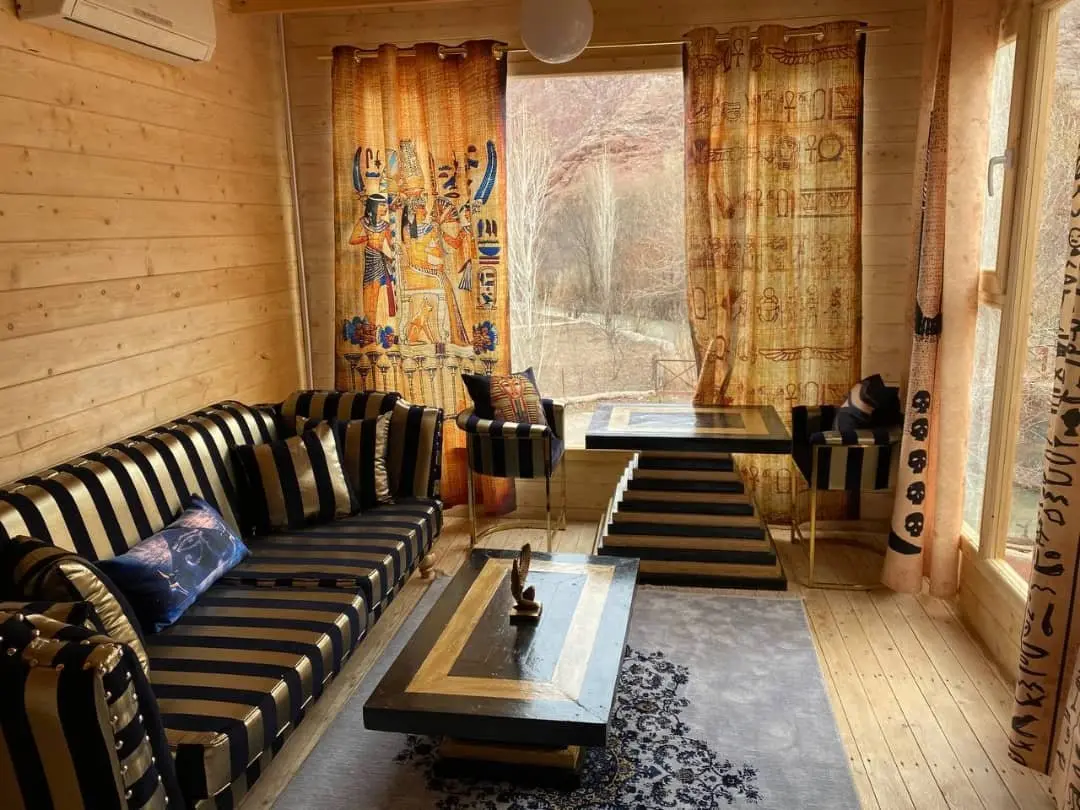 حاج محمد فیروزکوه - واحد مصری - اتاق