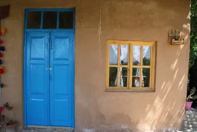 بومگردی کوچه باغ باصفا واحد یک