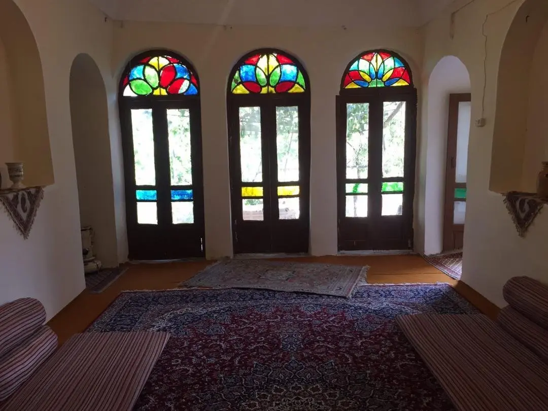 خوش نشین - اتاق دو - داخلی