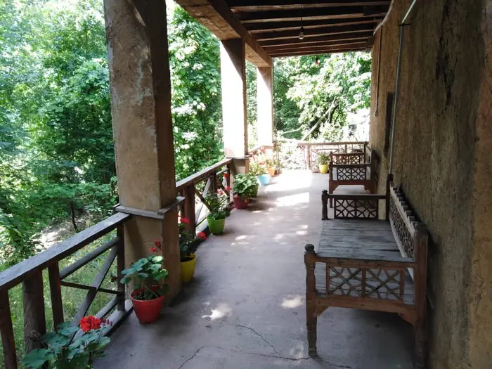 بوم گردی چام و چاشت - واحد بیشه - تراس