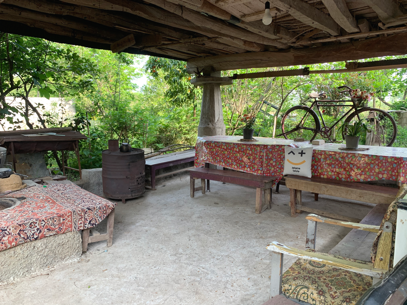 بومگردی می شیم - واحد اوطرف اتاق