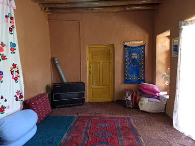 بومگردی محبت - اتاق زرد