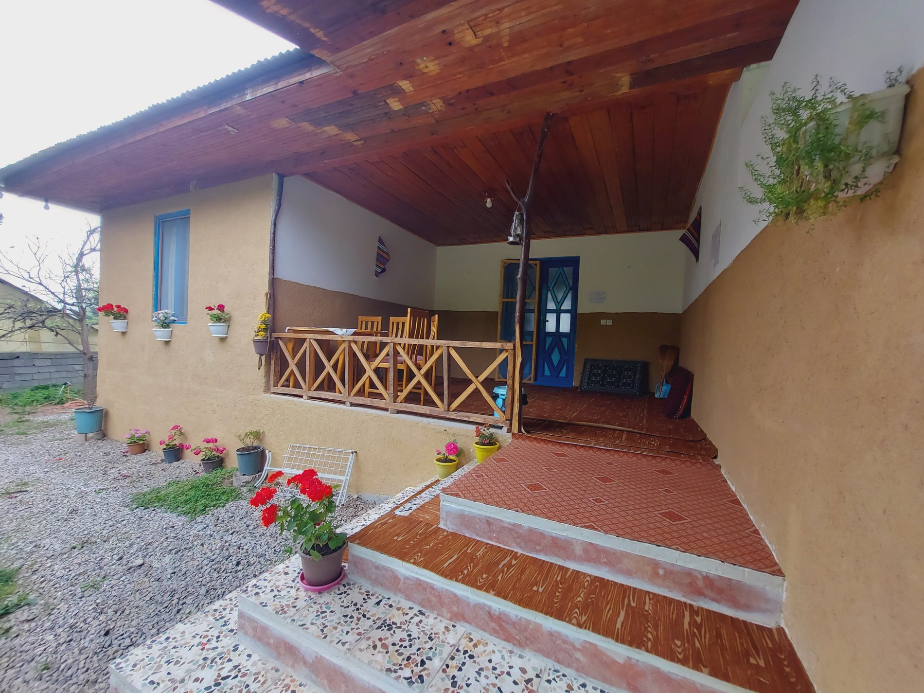 کلبه یک خوابه سرای رستم - واحد 2 - ورودی