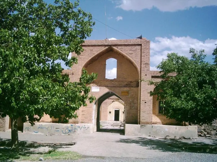 خوش نشین - اتاق دو - نمای بیرون