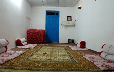 بومگردی خونه مادرجون - اتاق 1