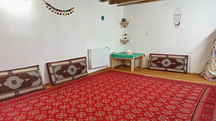 بوم گردی کلبه شیبک - واحد افرا - نشیمن