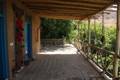 بومگردی کوچه باغ باصفا واحد یک