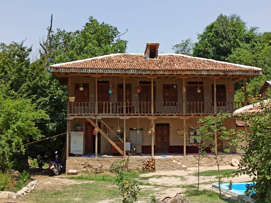 بوم گردی میرزا شموشک - عمارت میرزا - نما