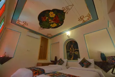 بومگردی سرای همایونی - واحد فروغ