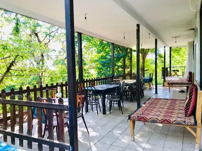 بومگردی محلی قلعه - پنج تخته