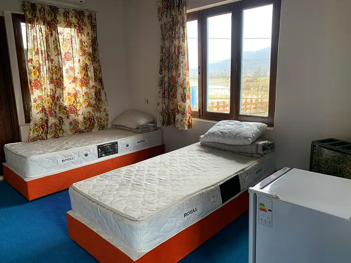 بوم گردی عنبر بو - واحد 8 - اتاق