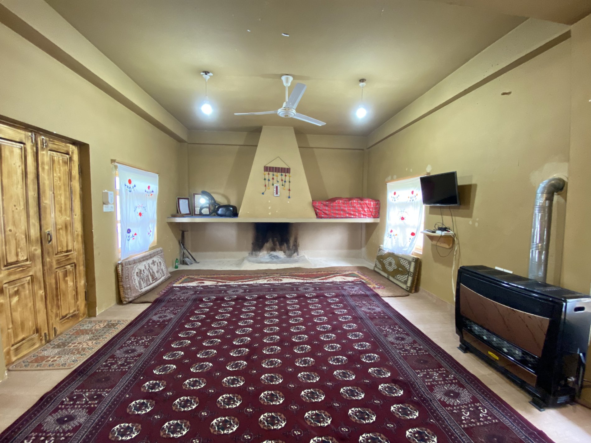 بومگردی ریگ چشمه - پاییز طبقه بالا