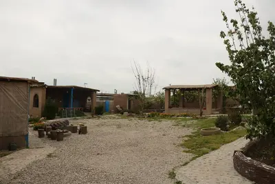 بومگردی اق اوی - واحد یک