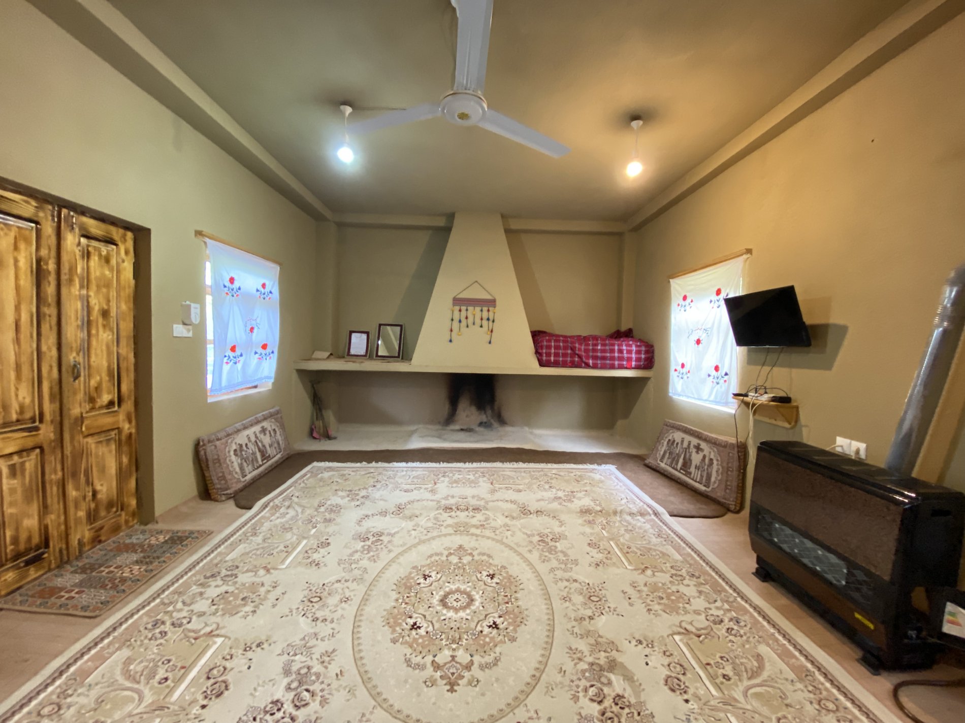 بومگردی ریگ چشمه - زمستان طبقه همکف