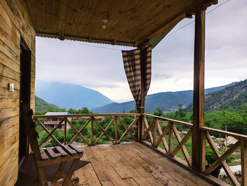 کلبه یک خوابه نِماشان تورنگ - تراس