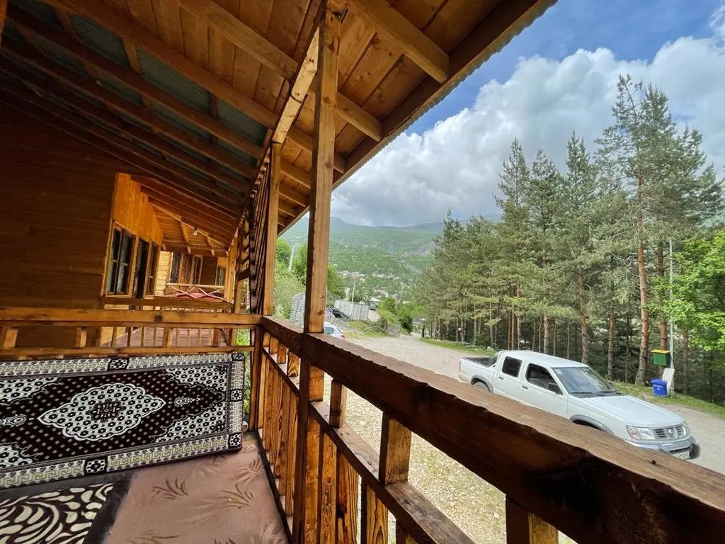 خلعتبری - واحد ۴ - تراس و فضا 