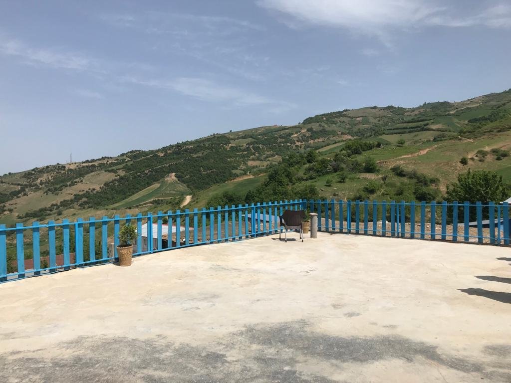 بوم گردی بام ساسنگ مینودشت - واحد بلوط - تراس