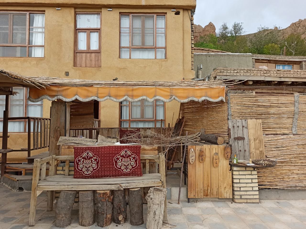 بوم گردی خانه وصال - واحد زِربیدان - نمای بیرون