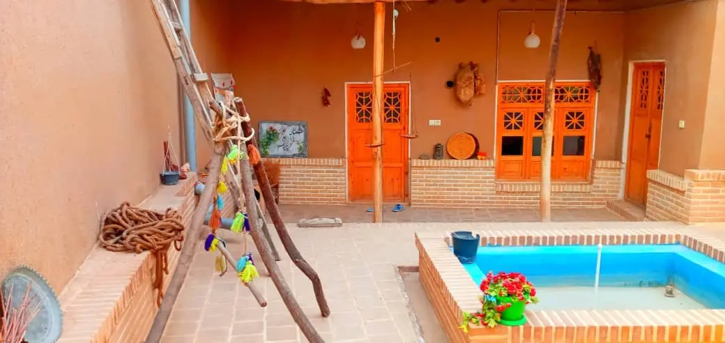 بوم گردی بومگردی باغ انار - اتاق همکف ۲ - حیاط و محوطه