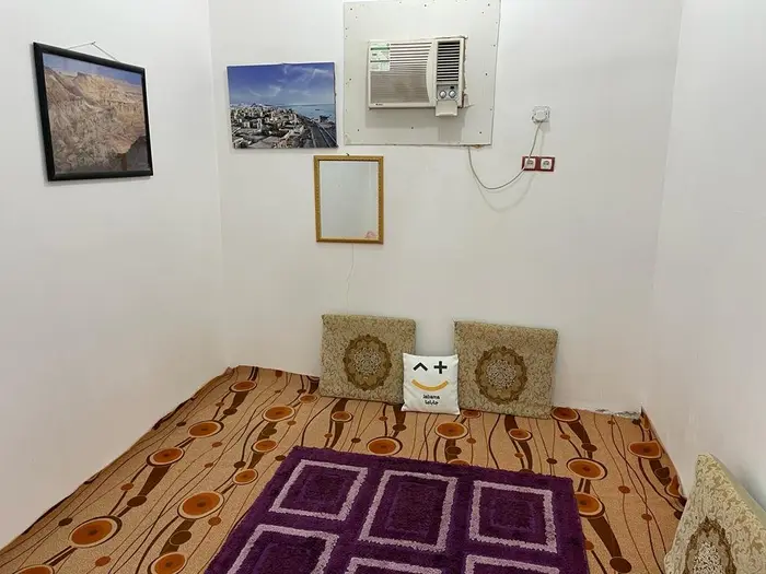 ناخدا امینی - اتاق کلک سرخ