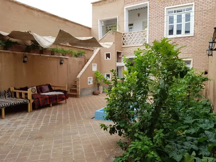 بوم گردی نیمروز - واحد نقلی - سروستان