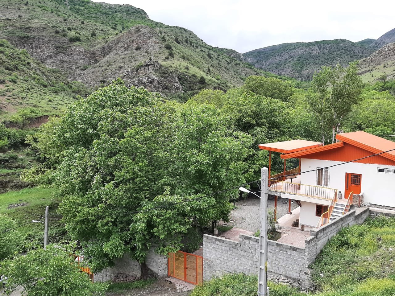 بوم گردی ویلا واقامتگاه بوم گردی گلوسنگ کلیبر - دوخوابه گلوسنگ  - ویو