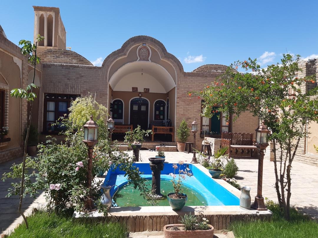 بوم گردی گلستان ادیب - اتاق امید