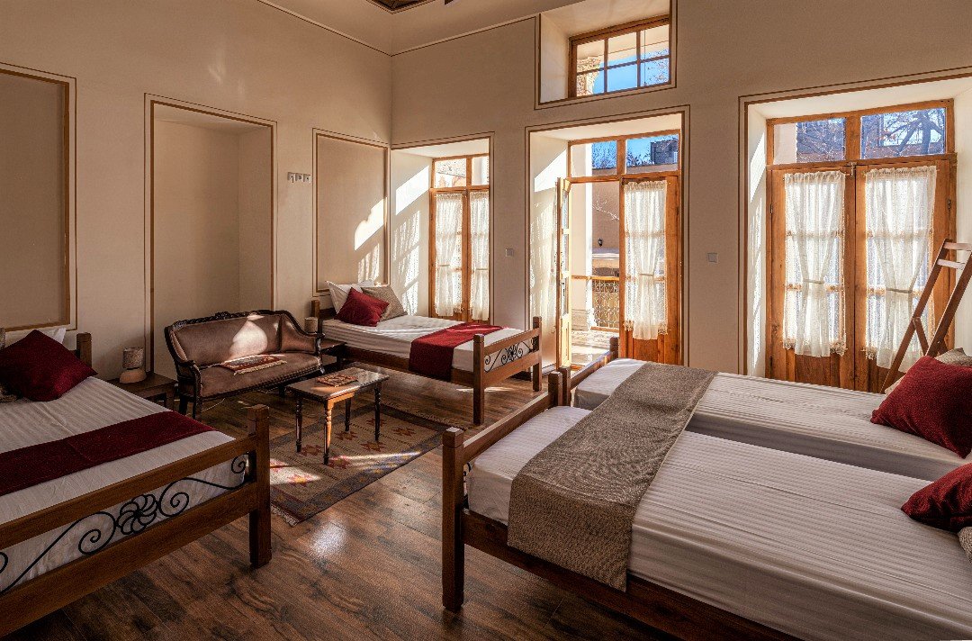 اقامتگاه سنتی میدان کوچک - واحد انارستان - انارستان