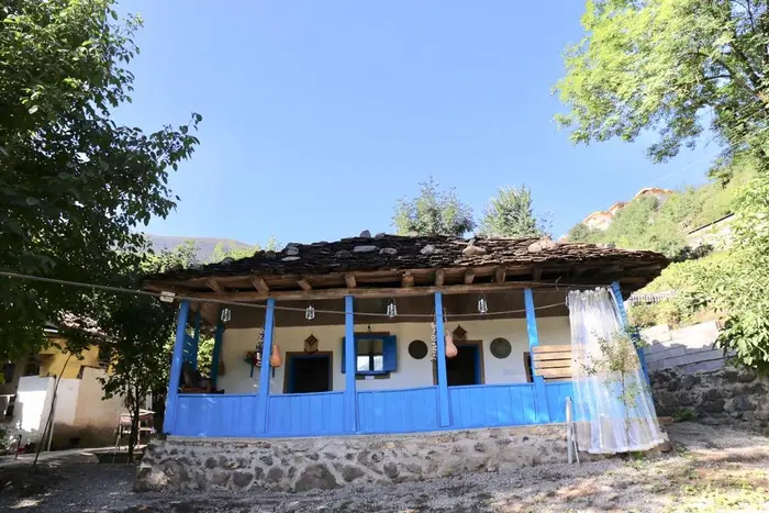 کلبه بابا نوروز - نمای کلبه