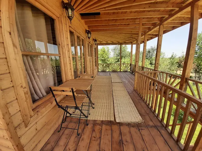 بوم گردی تی شین - واحد ویژه 2 - تراس