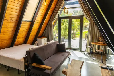 کلبه فلت زانوس - واحد سرخدار