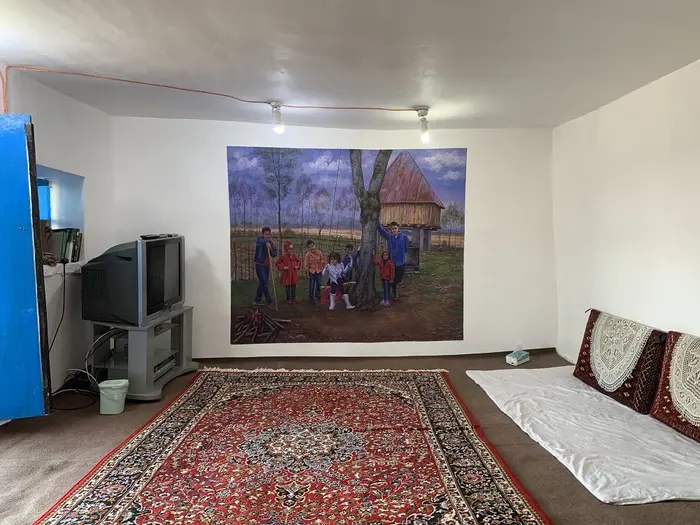 حاج علی - واحد نوروز - داخل اتاق