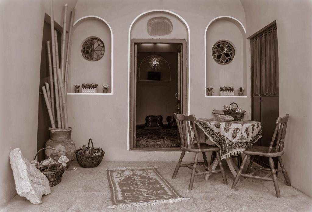 خوش نشین - اتاق دو - داخلی