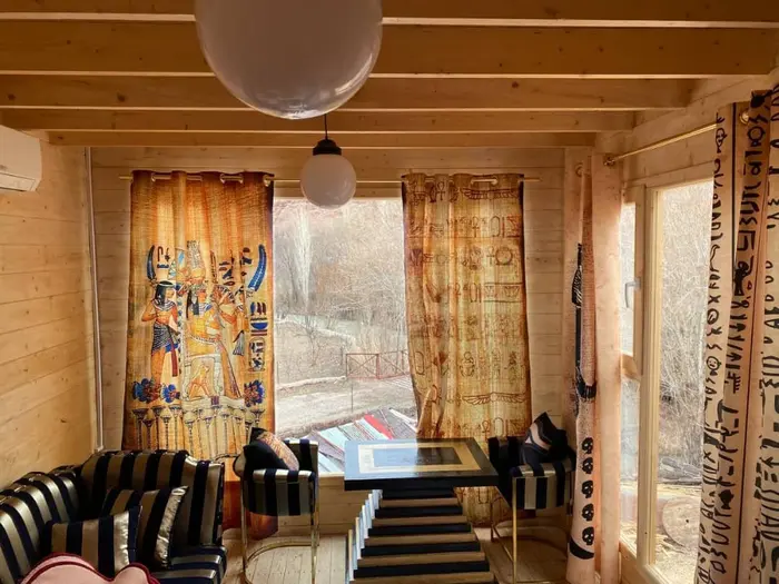 حاج محمد فیروزکوه - واحد مصری - اتاق