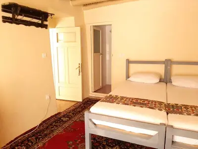 بومگردی خانه گردو - واحد نور