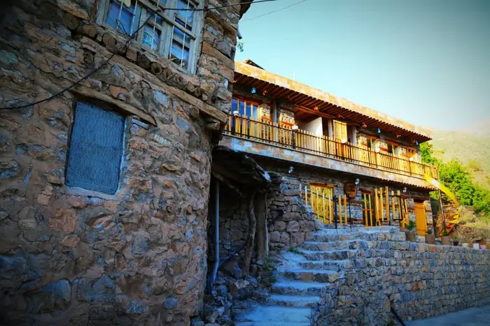 بوم گردی پیران نجار - اتاق ۲ - نما بیرونی