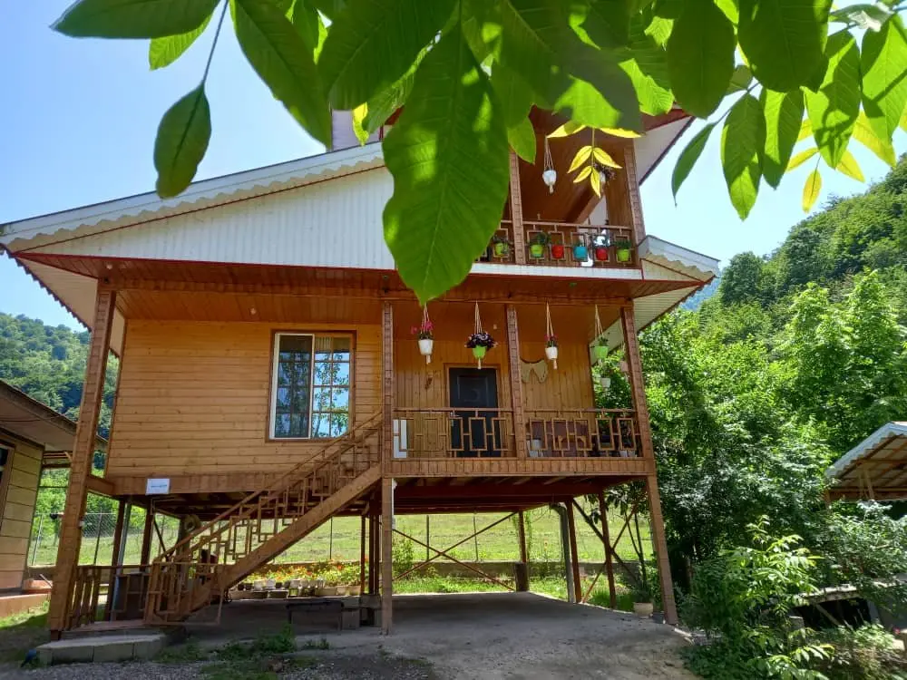 کلبه دوخوابه روستایی چشمه - بیرونی