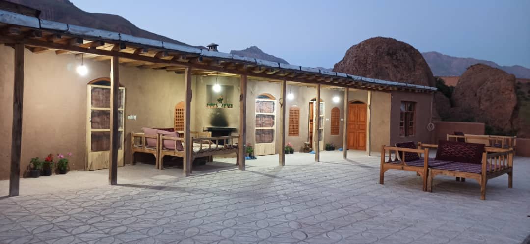 آناده - واحد همسایه شیردِل