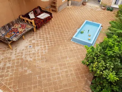 بومگردی نیمروز سروستان - واحد زمستان نشین