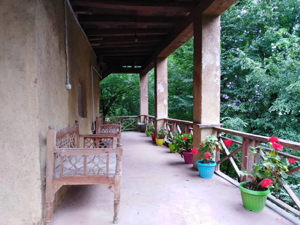 بوم گردی چام و چاشت - واحد بیشه - تراس