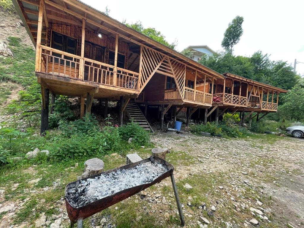 کلبه خلعتبری - واحد ۴ - نمای کلبه ها