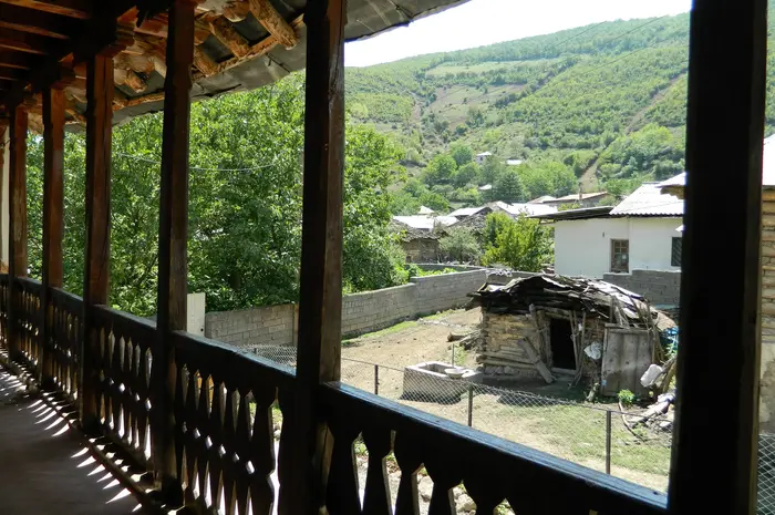 بوم گردی سه خوابه ماسو - واحد 16386 - تراس