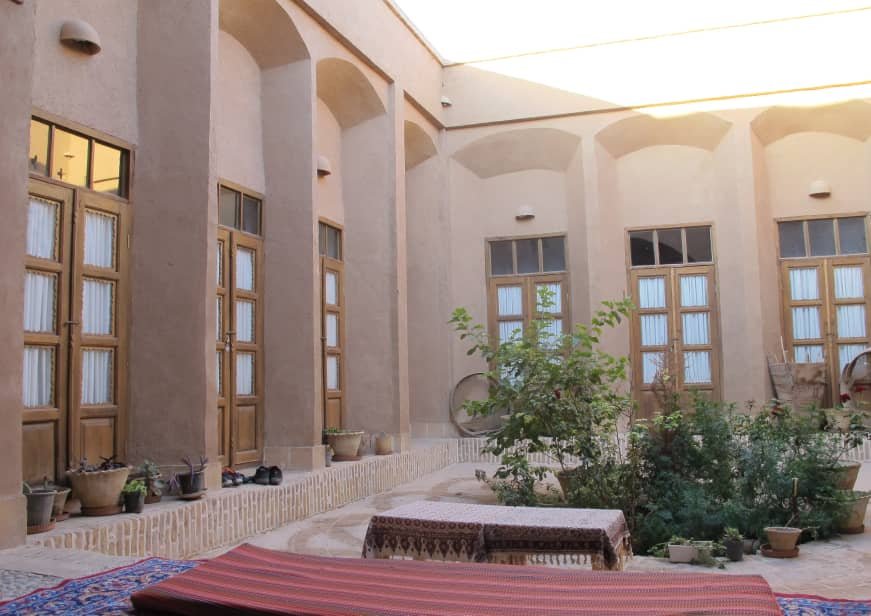 اقامتگاه سنتی رستم 1 - هوشمند