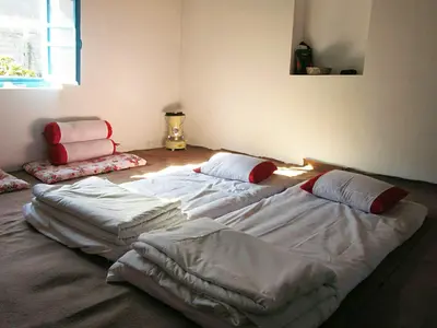 بومگردی خونه مادرجون - اتاق 1