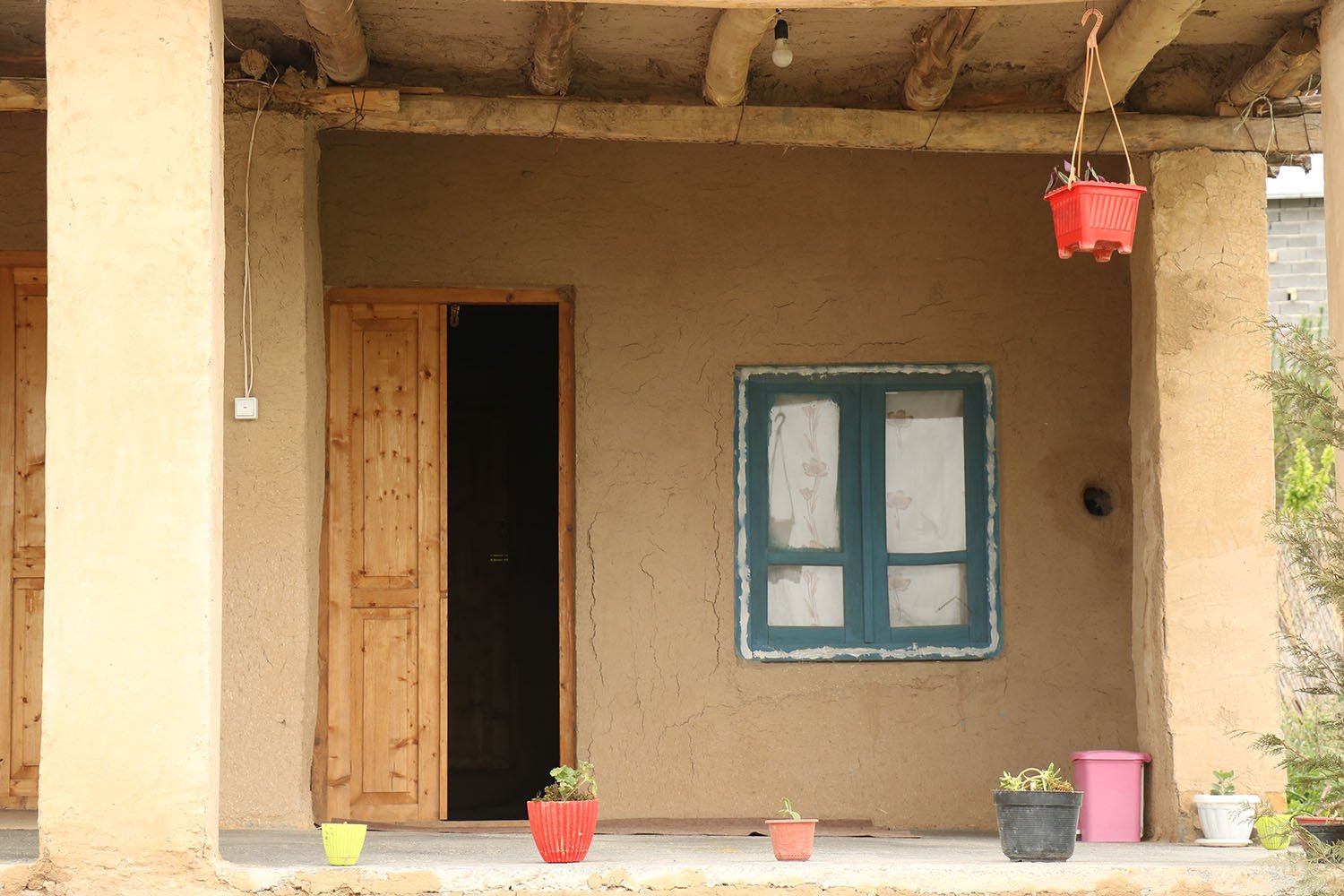 ده پدربزرگ - واحد 1 - نمای ورودی اتاق