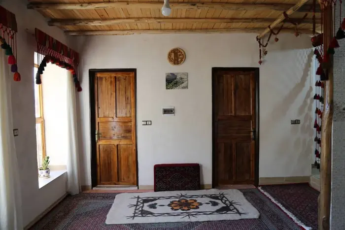 بوم گردی پیران نجار - اتاق ۲ - پذیرایی