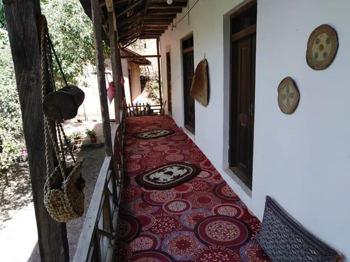 بوم گردی چام و چاشت - واحد شاه نشین - تراس